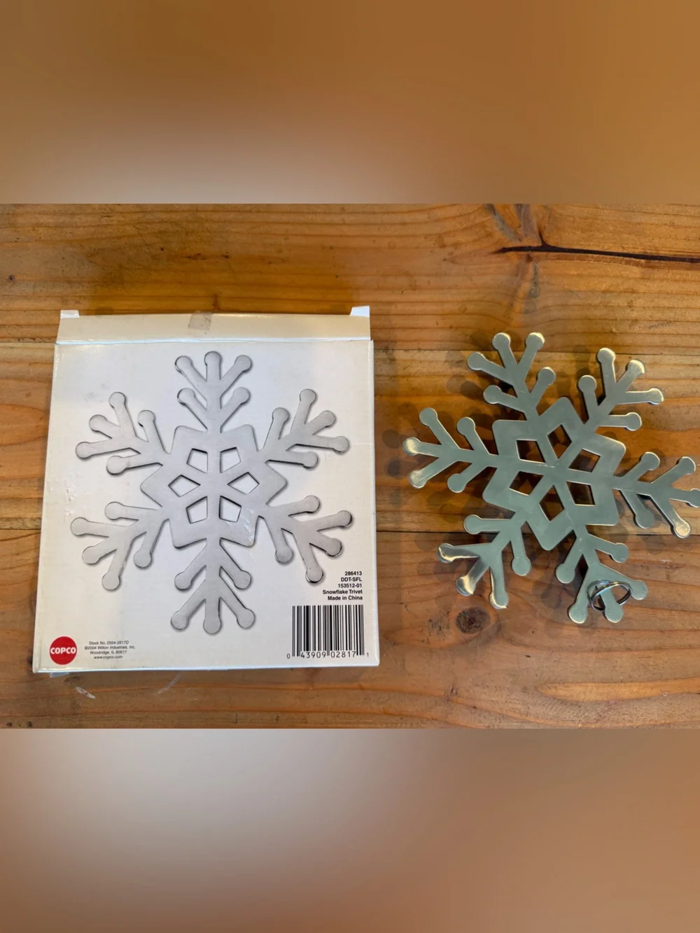 NWT SNOWFLAKE TRIVET, New In Box